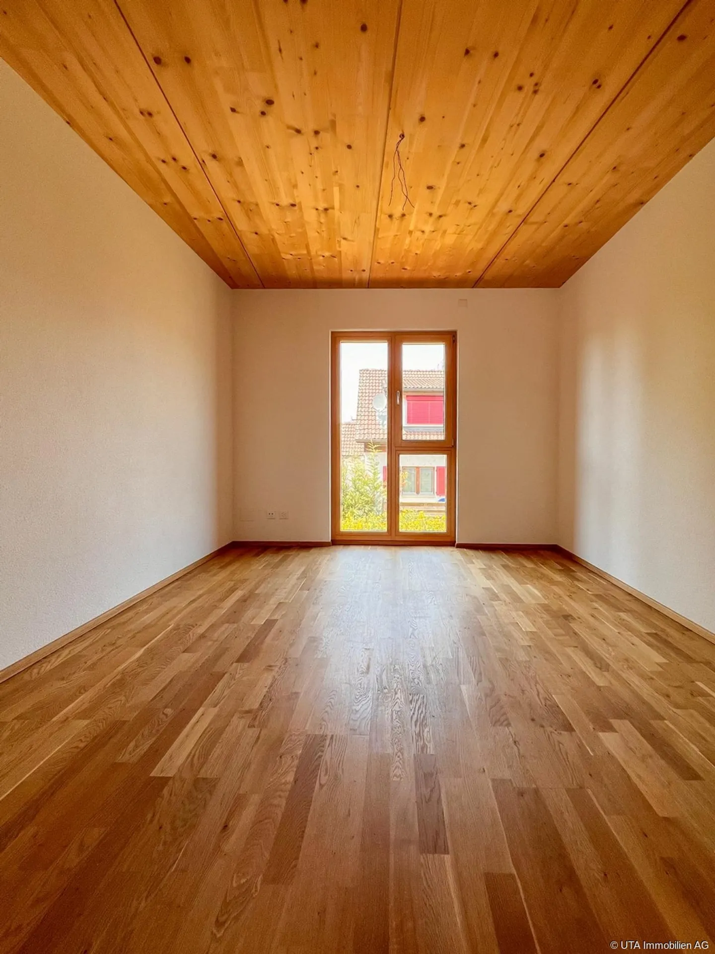 Vivere moderno sull'acqua con un fascino e un comfort particolari - Foto 7 di 13