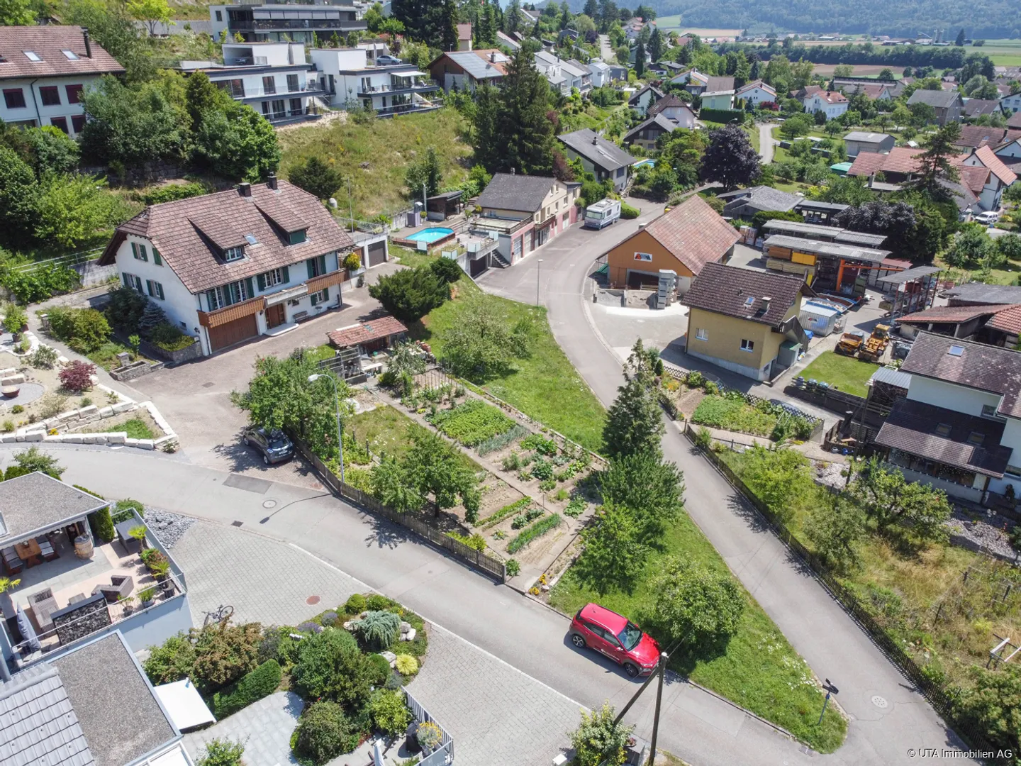 Bella casa unifamiliare di 7,5 stanze con terreno edificabile aggiuntivo - Foto 1 di 13