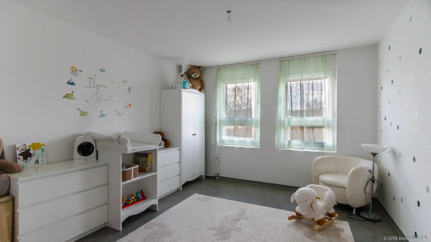 Maison de ville avec beaucoup d'espace dans un emplacement résidentiel central - Photo 5 sur 13