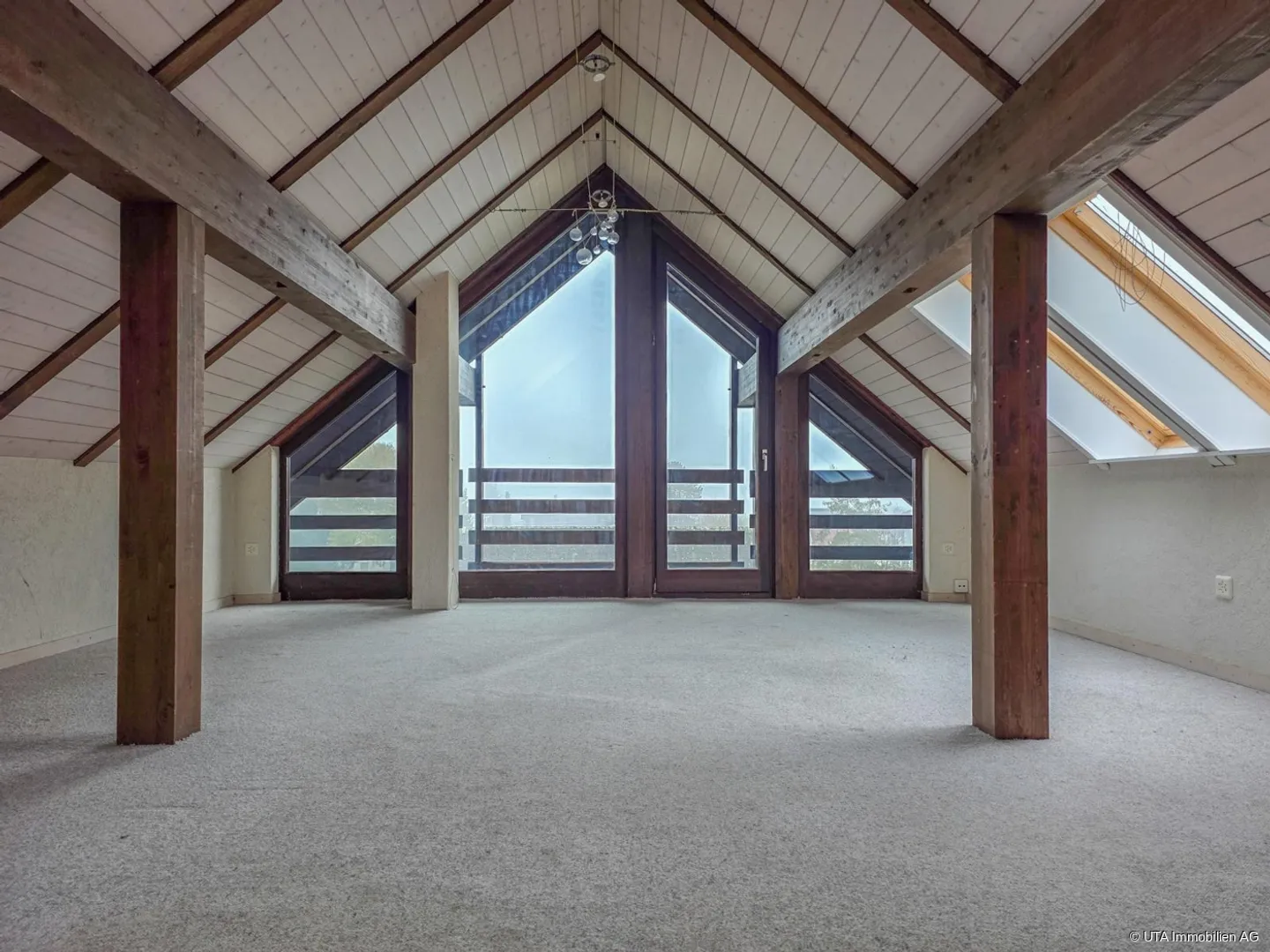 Spacious Single-Family Home - Scenic Views, Close to Forest & Garden Paradise - Photo 10 of 13