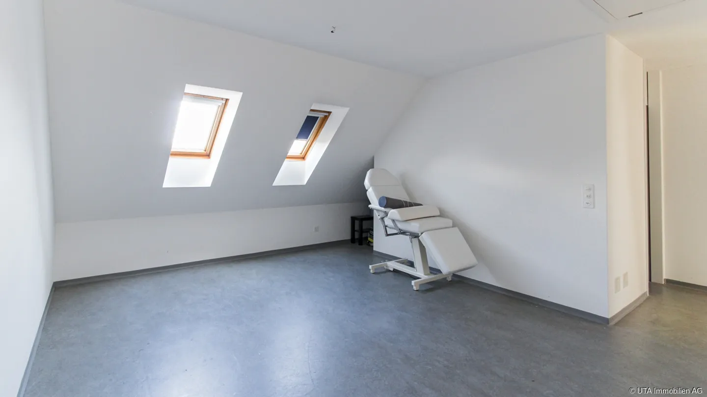 Maison de ville avec beaucoup d'espace dans un emplacement résidentiel central - Photo 7 sur 13