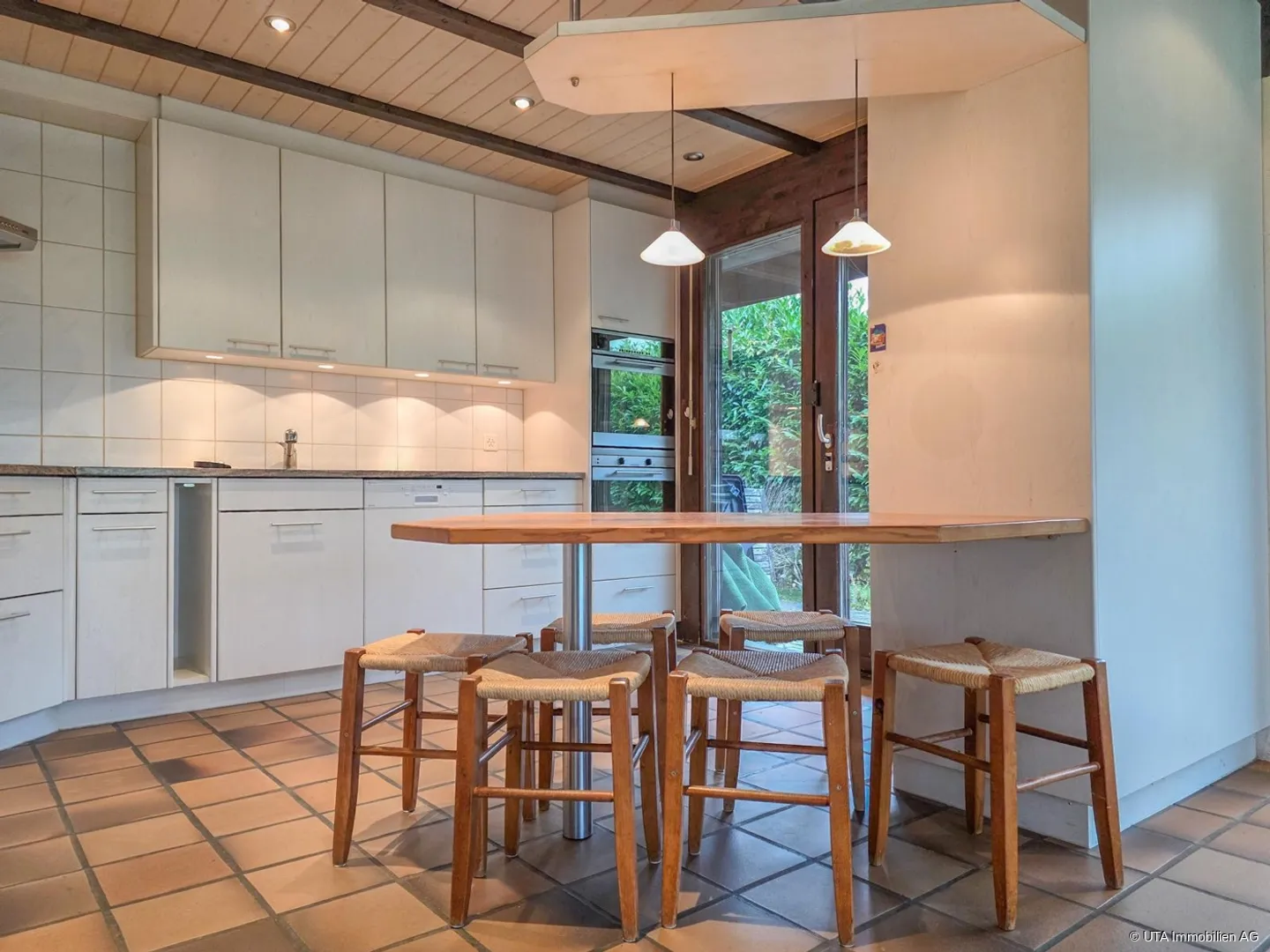 Spacious Single-Family Home - Scenic Views, Close to Forest & Garden Paradise - Photo 7 of 13