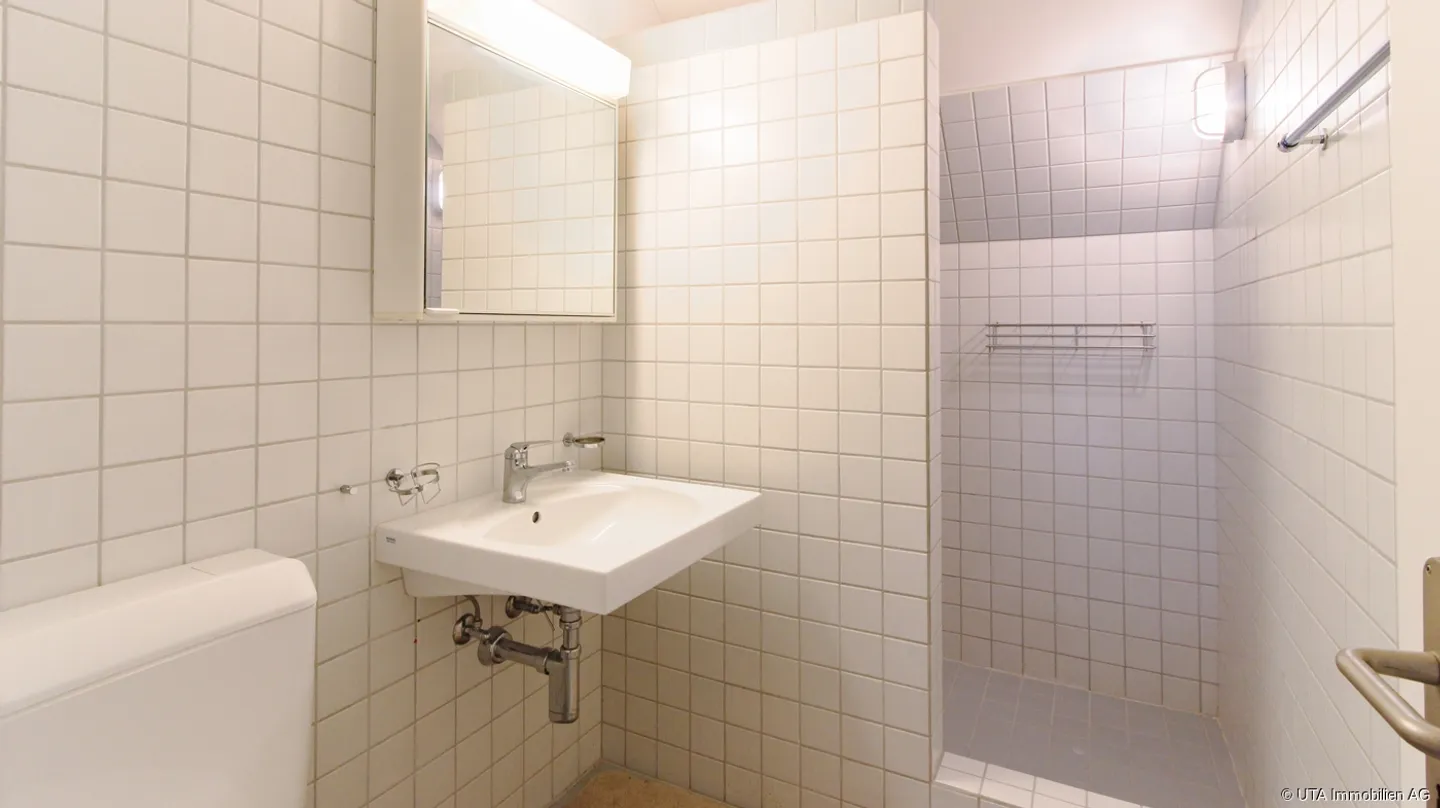 Maison de ville avec beaucoup d'espace dans un emplacement résidentiel central - Photo 9 sur 13