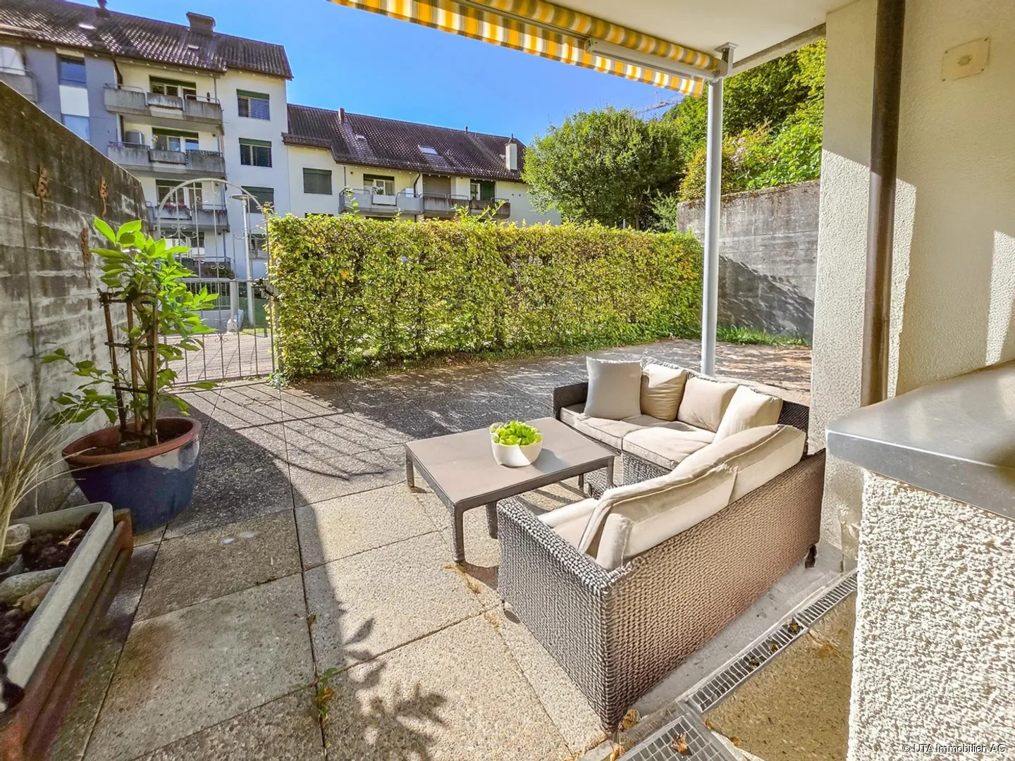 Maison confortable et calme avec des espaces de sièges ensoleillés dans un emplacement privilégié - Photo 4 sur 13