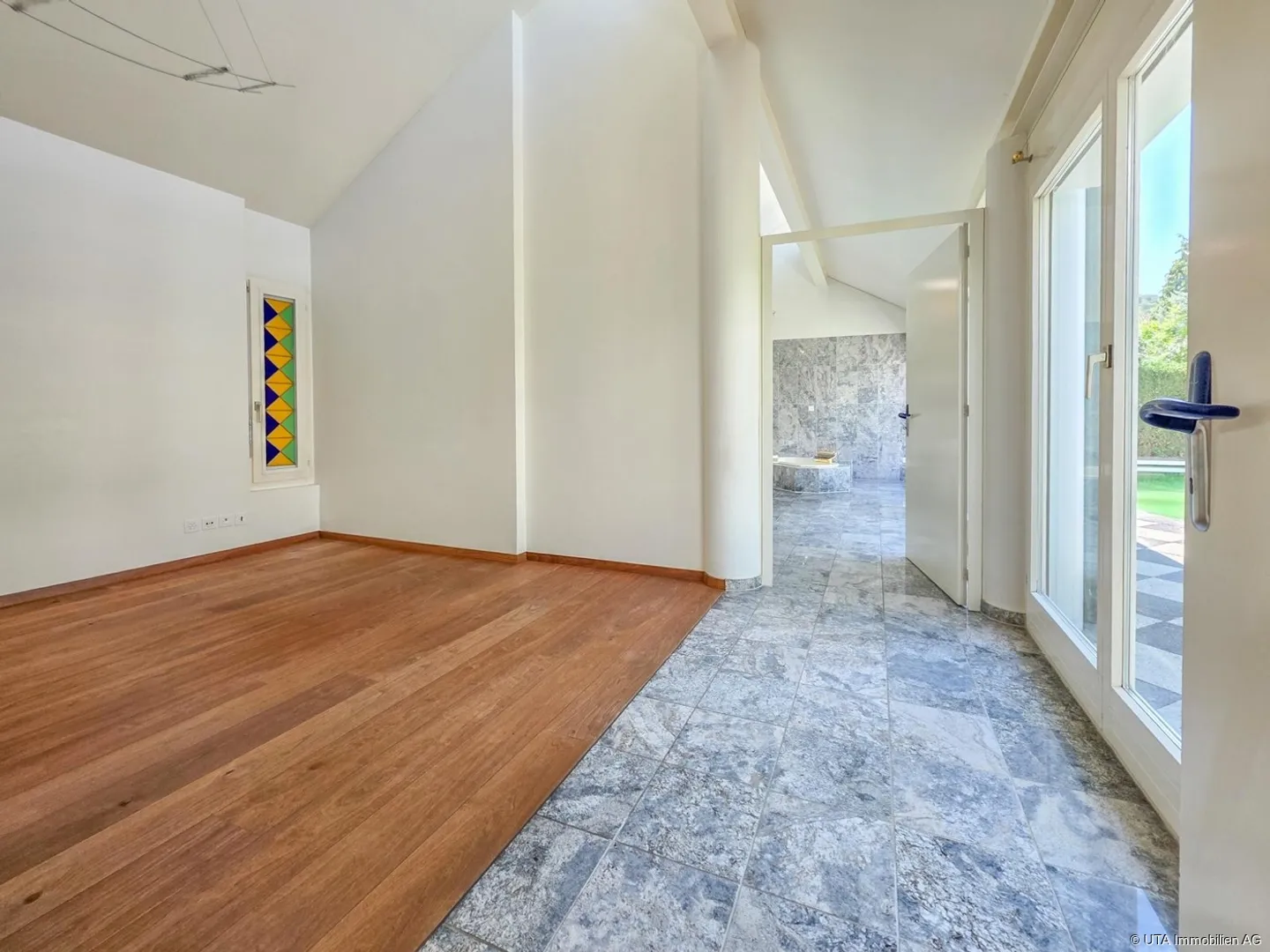 Einzigartiges Einfamilienhaus mit Pool - Foto 10 von 12