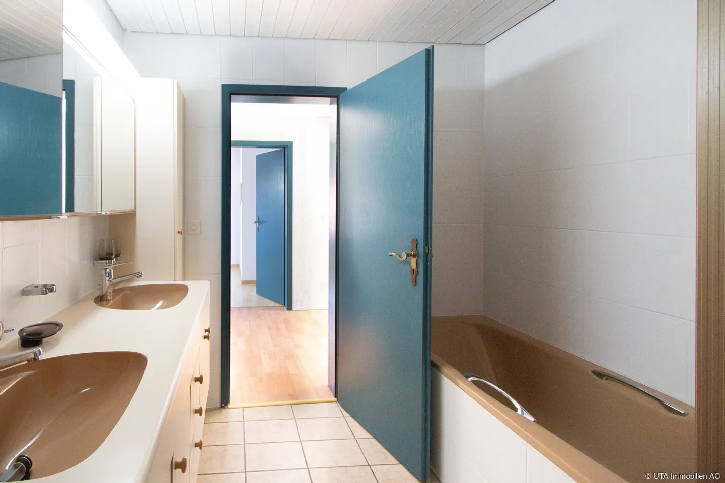 Two-family house with charm and versatile uses - Photo 12 of 13