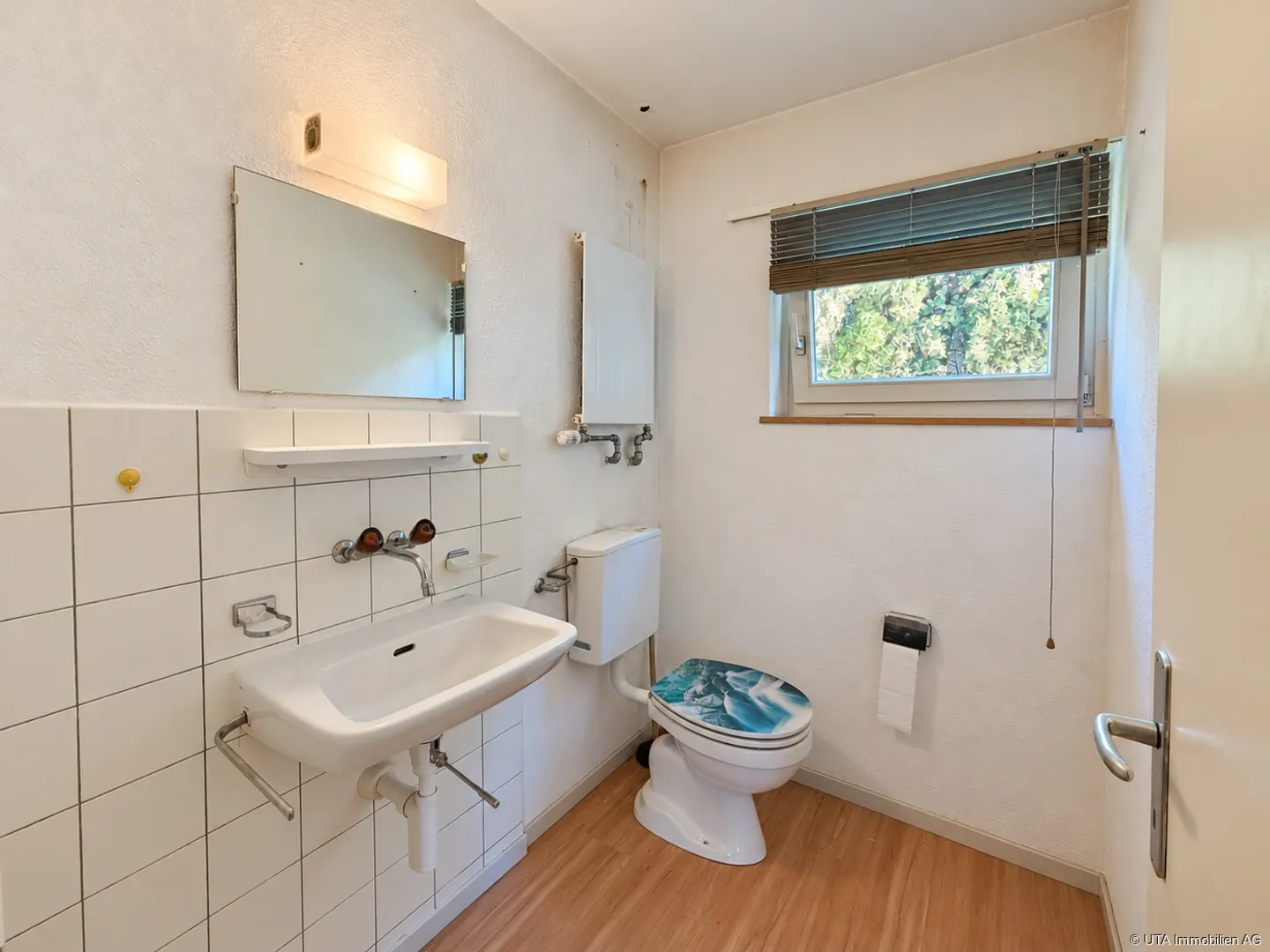 Einfamilienhaus mit traumhaftem Ausblick und Umbaupotential - Foto 9 di 13