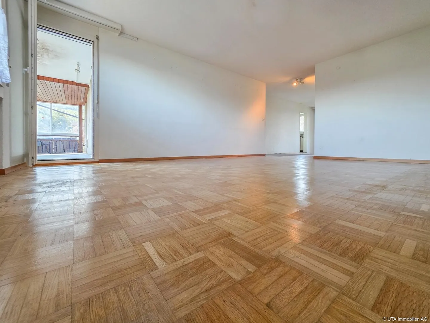 Ihr sonniges Zuhause - zwei Balkone + viel Raum für eigene Ideen - Foto 3 von 13