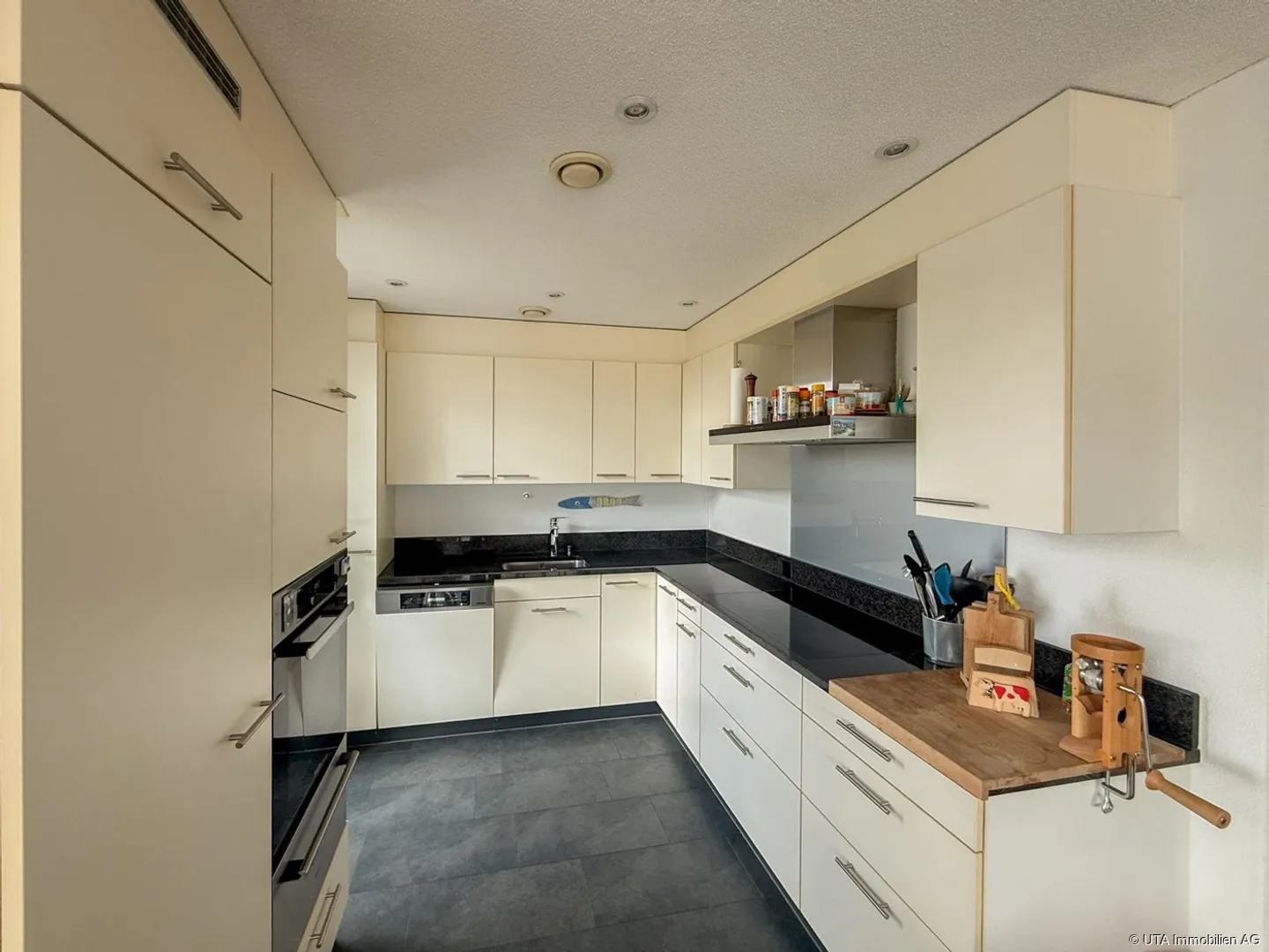 Luxury Attic Apartment with Terrace - Photo 2 of 13