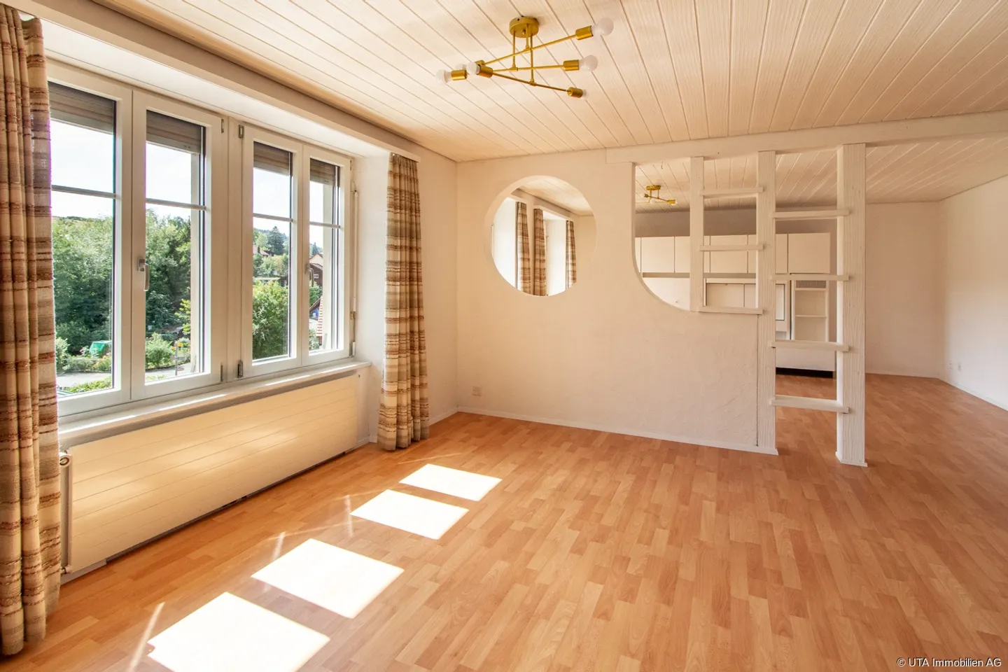 Two-family house with charm and versatile uses - Photo 4 of 13