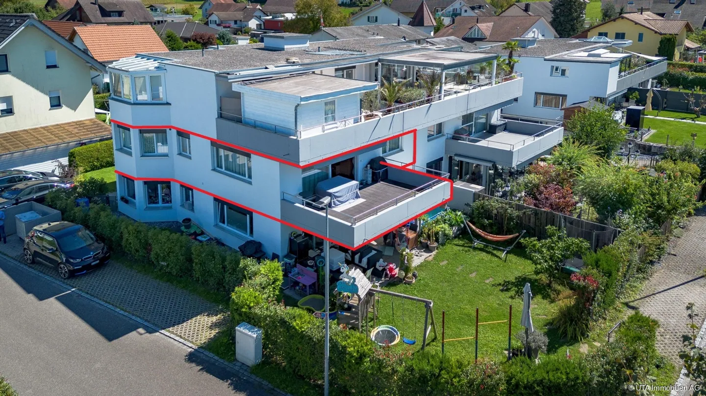 Appartamento 4 locali ben curato con grande balcone, in una posizione estremamente centrale - Foto 1 di 11