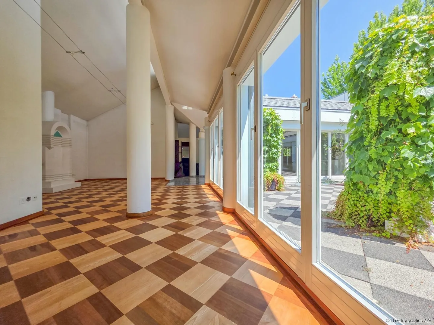 Einzigartiges Einfamilienhaus mit Pool - Foto 7 von 12