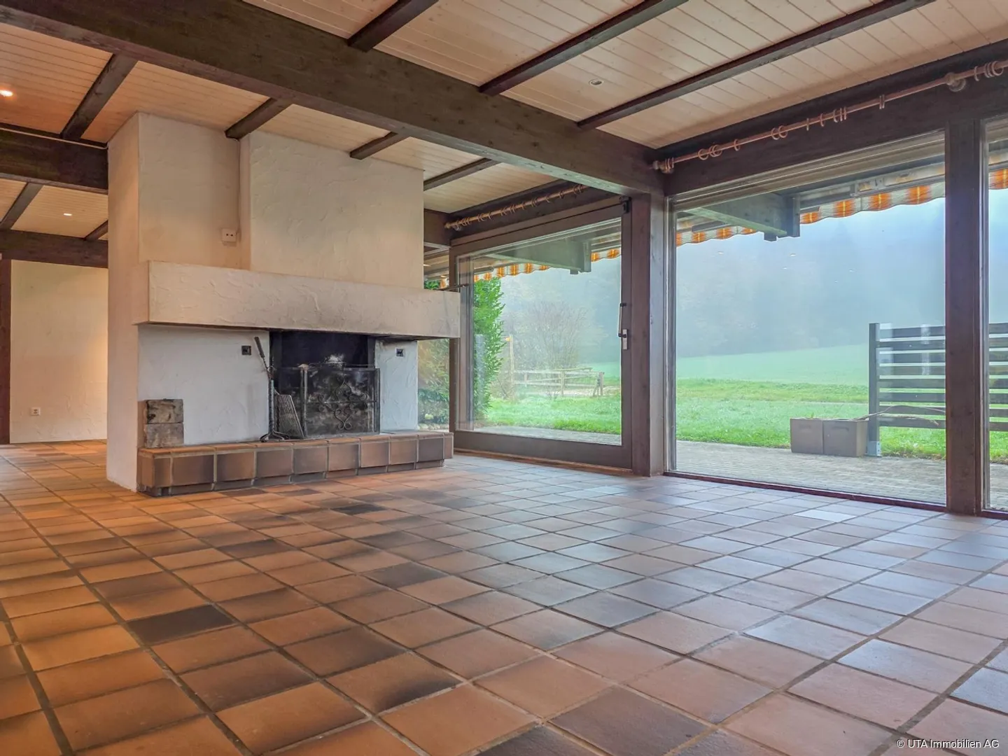 Spacious Single-Family Home - Scenic Views, Close to Forest & Garden Paradise - Photo 5 of 13