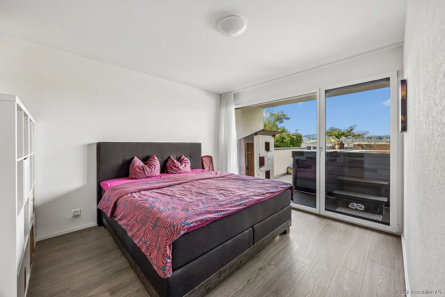 Superbe appartement en terrasse de 4,5 pièces dans un emplacement résidentiel élevé - Photo 12 sur 13