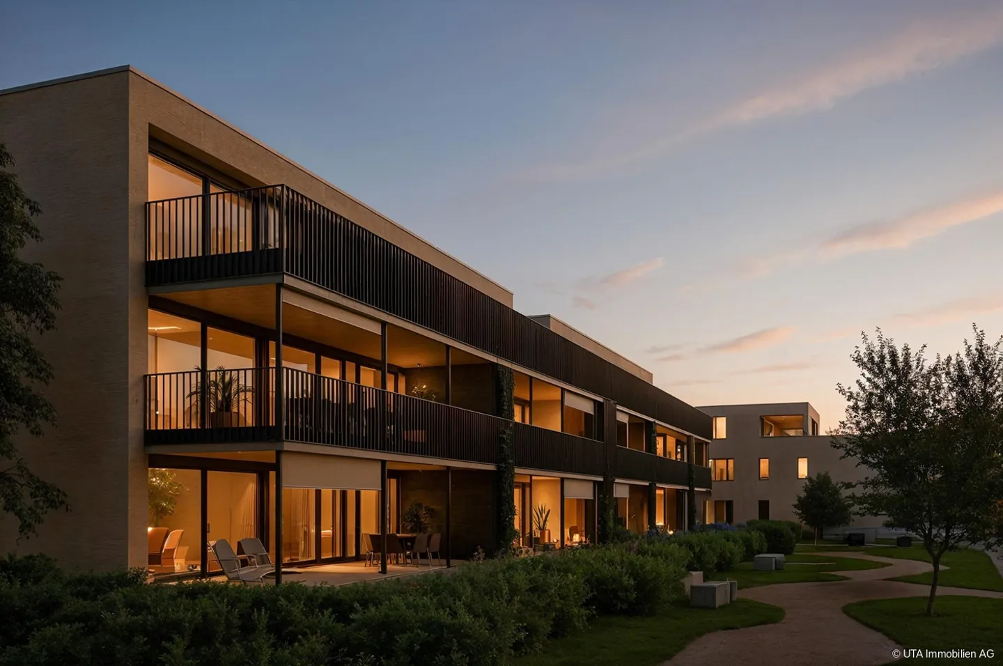 Penthouse apartment surrounded by green surroundings and yet central - Photo 4 of 8