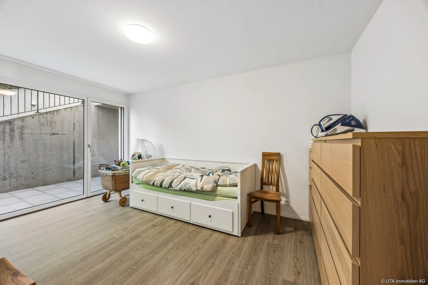 Superbe appartement en terrasse de 4,5 pièces dans un emplacement résidentiel élevé - Photo 10 sur 13