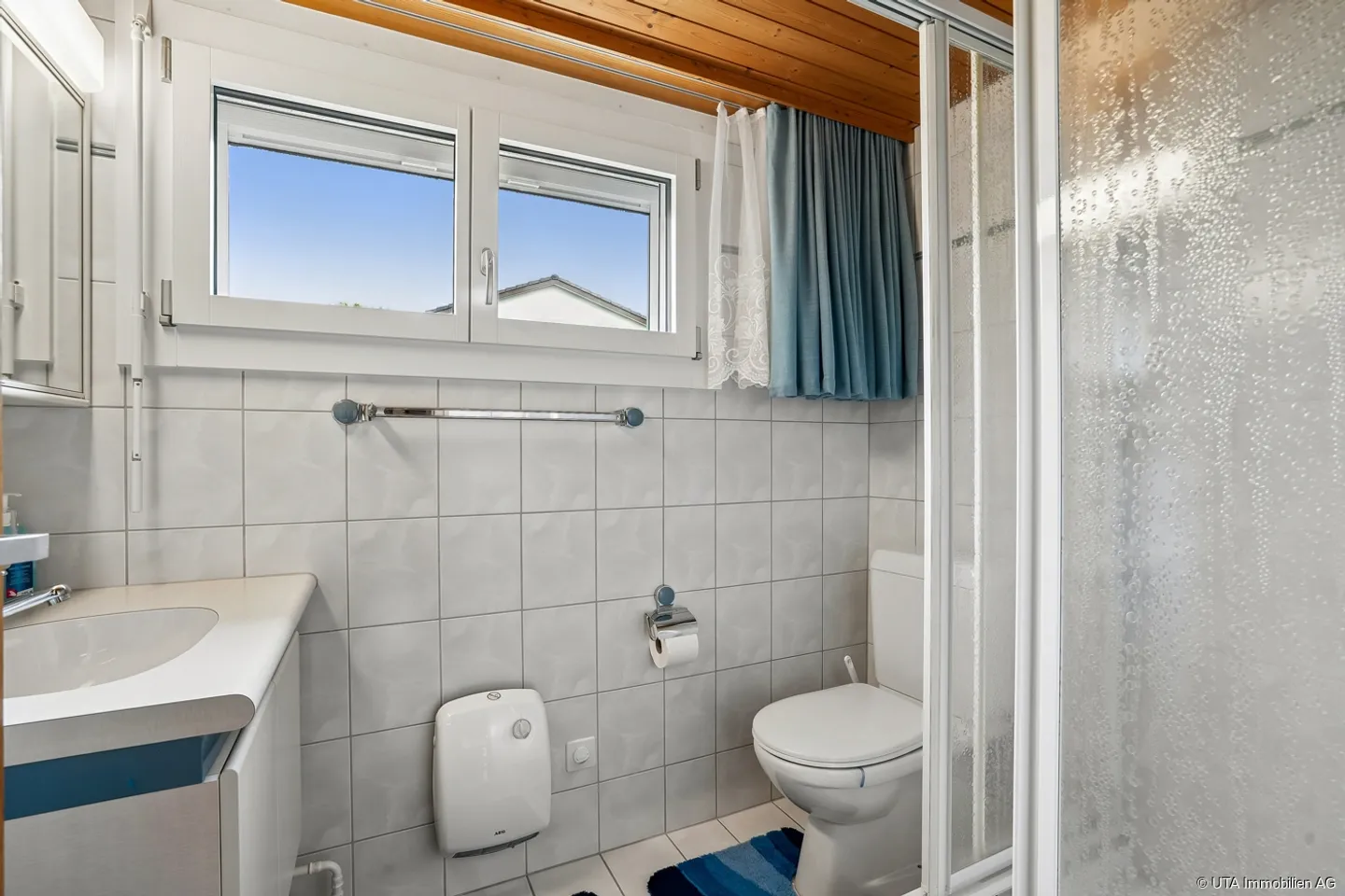 Charming single-family home with dream garden in a quiet, family-friendly area - Photo 8 of 13