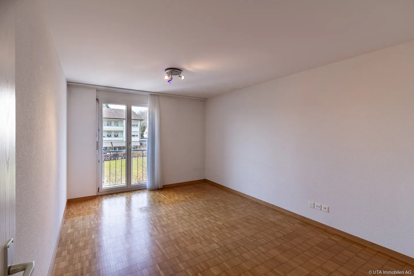 4-room apartment in a central residential location, also ideal as an investment - Photo 5 of 11