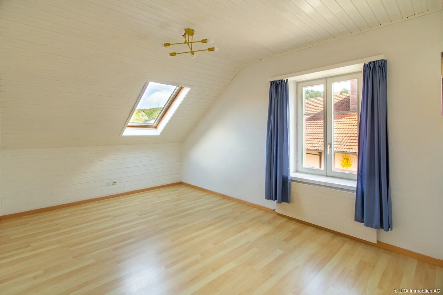 Two-family house with charm and versatile uses - Photo 11 of 13