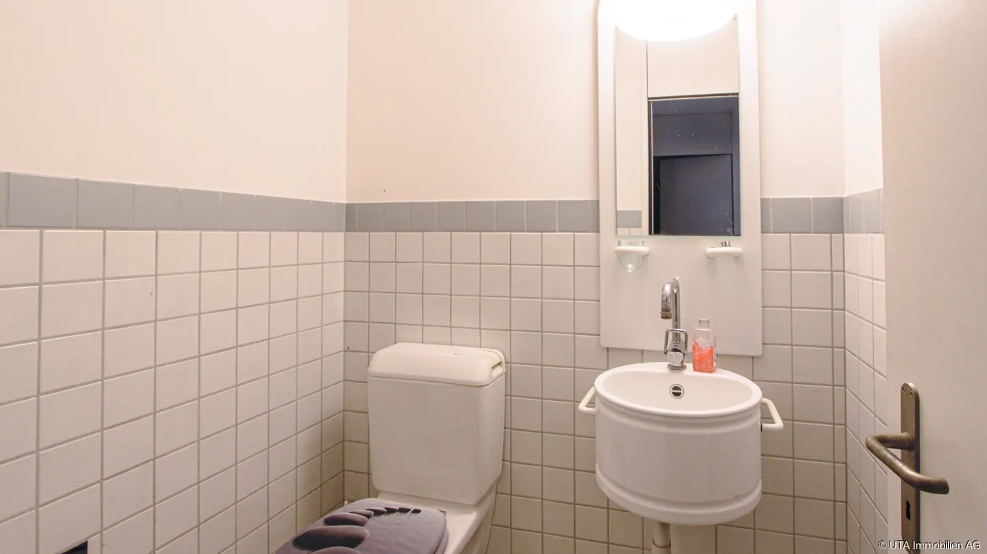 Maison de ville avec beaucoup d'espace dans un emplacement résidentiel central - Photo 12 sur 13