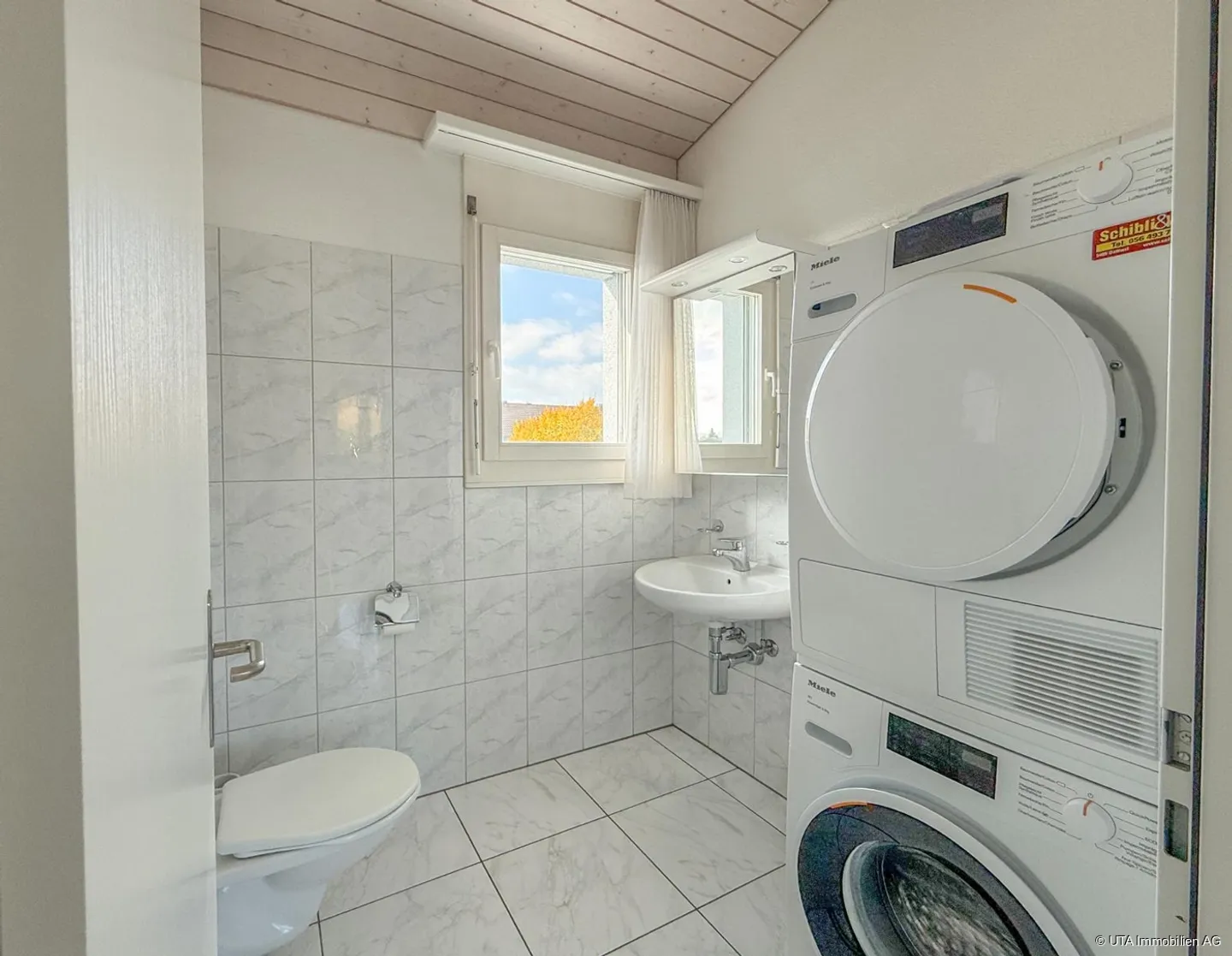 Appartement en attique au centre de Fislisbach - Photo 8 sur 13