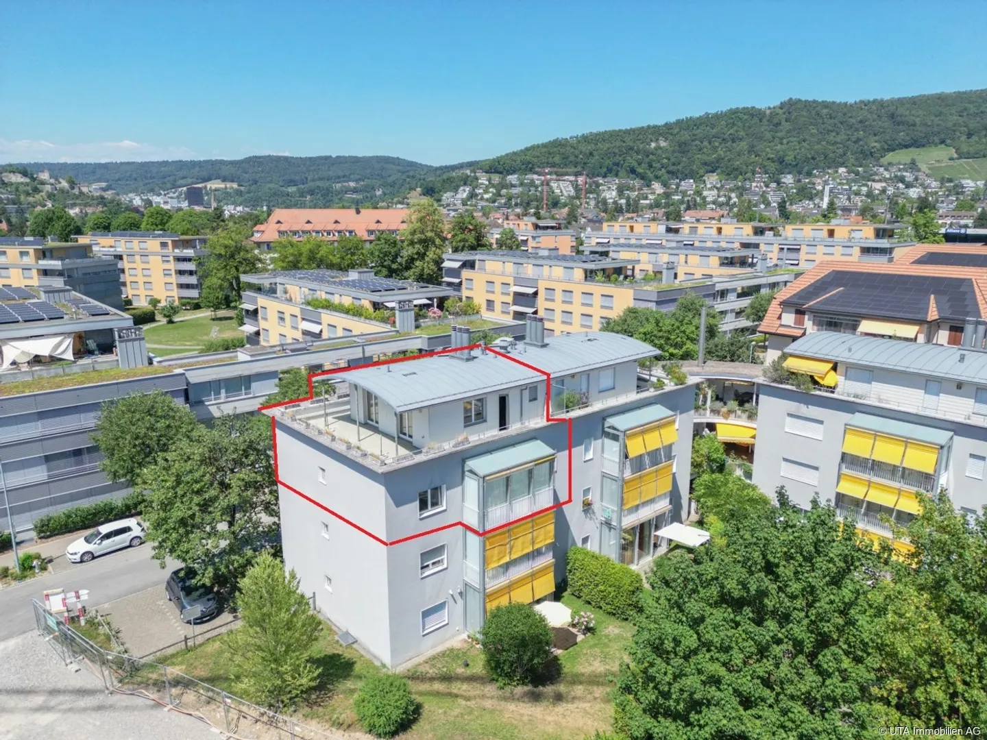 Penthouse de 5,5 pièces avec panorama, tranquillité et excellente infrastructure - Photo 3 sur 13
