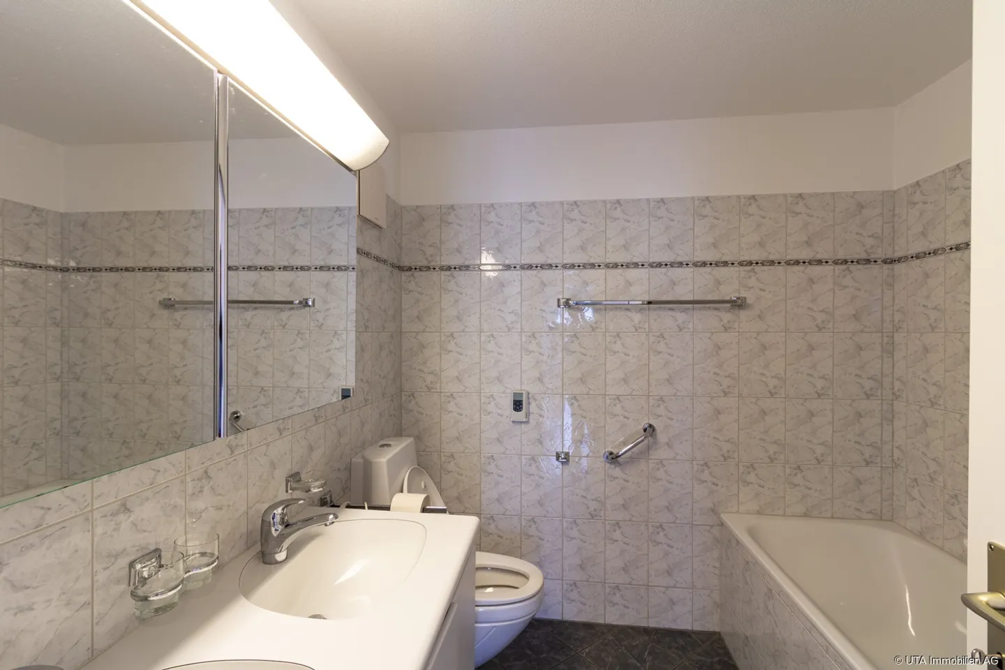 4-room apartment in a central residential location, also ideal as an investment - Photo 8 of 11