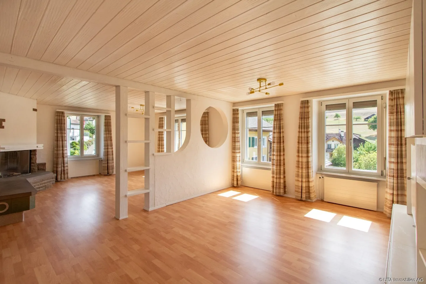 Two-family house with charm and versatile uses - Photo 5 of 13