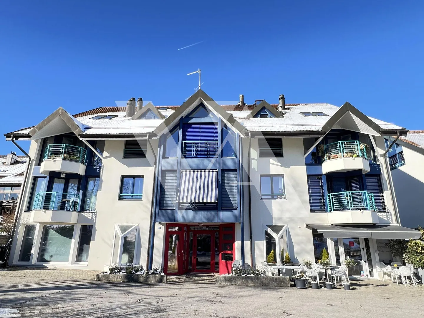 A vendre - Appartement de 2 pièces au coeur du village, avec échappée sur le lac - Photo 1 sur 2