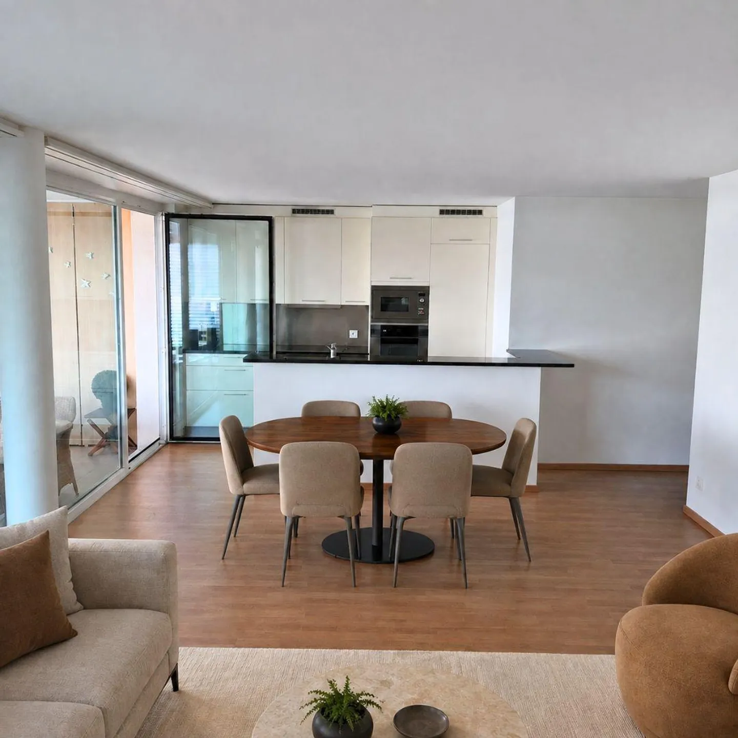 A louer - Appartement de 4.5 pièces à proximité immédiate de la gare - Photo 2 sur 8