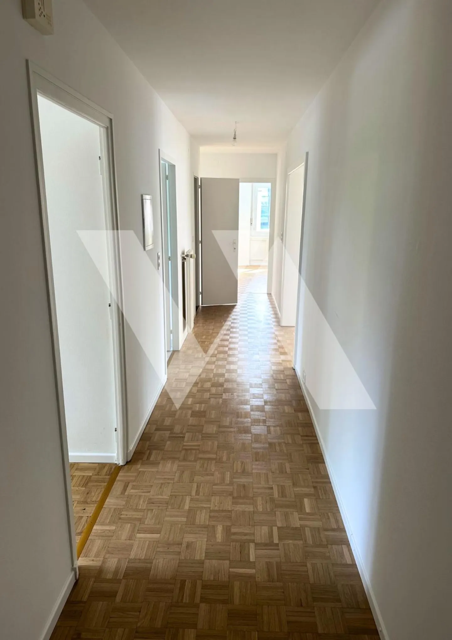 A louer - Appartement de 6 pièces au coeur de Nyon - Photo 4 sur 8