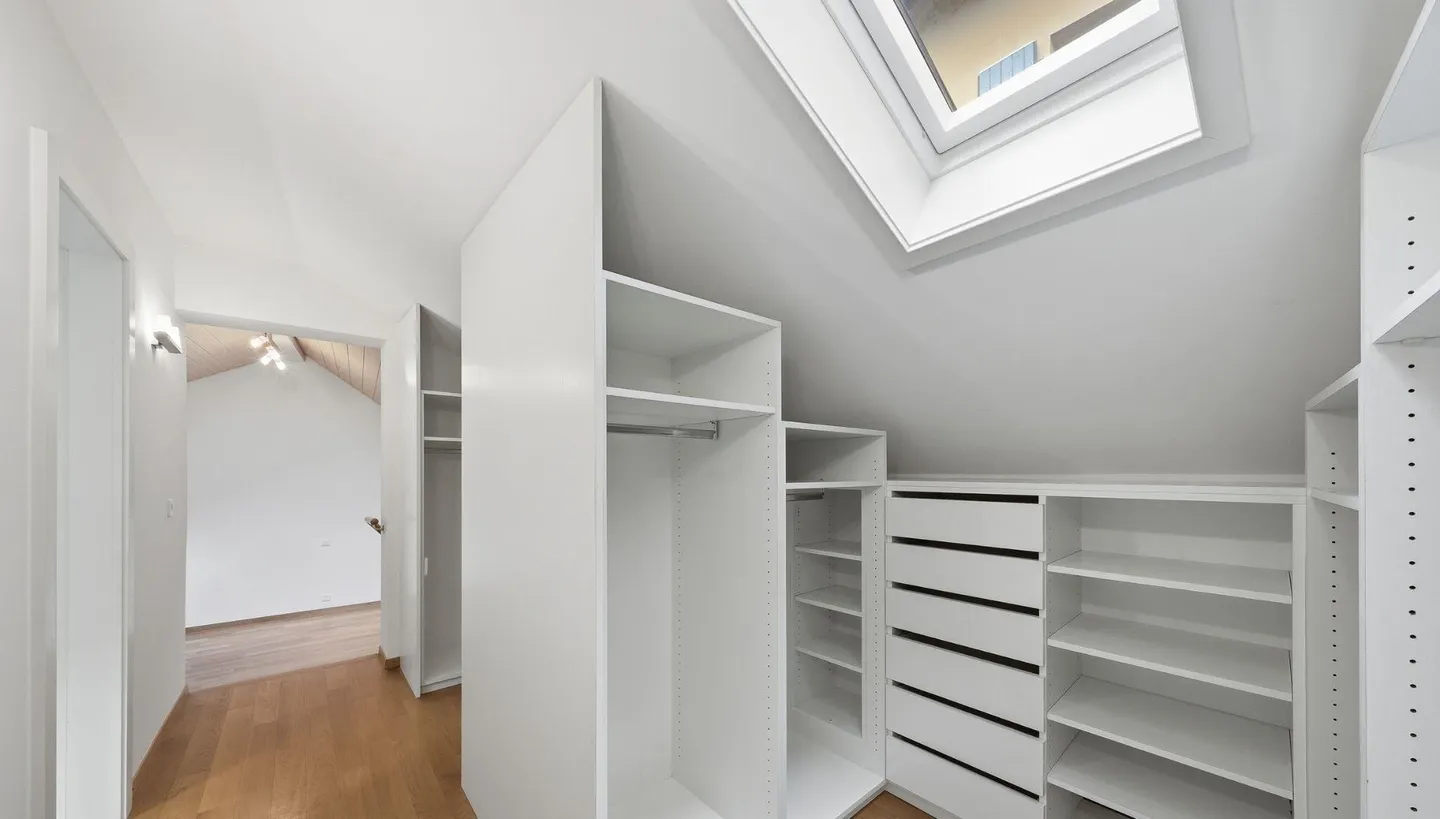 For rent - 8.5 room house in the heart of the Rive district - Photo 9 of 12