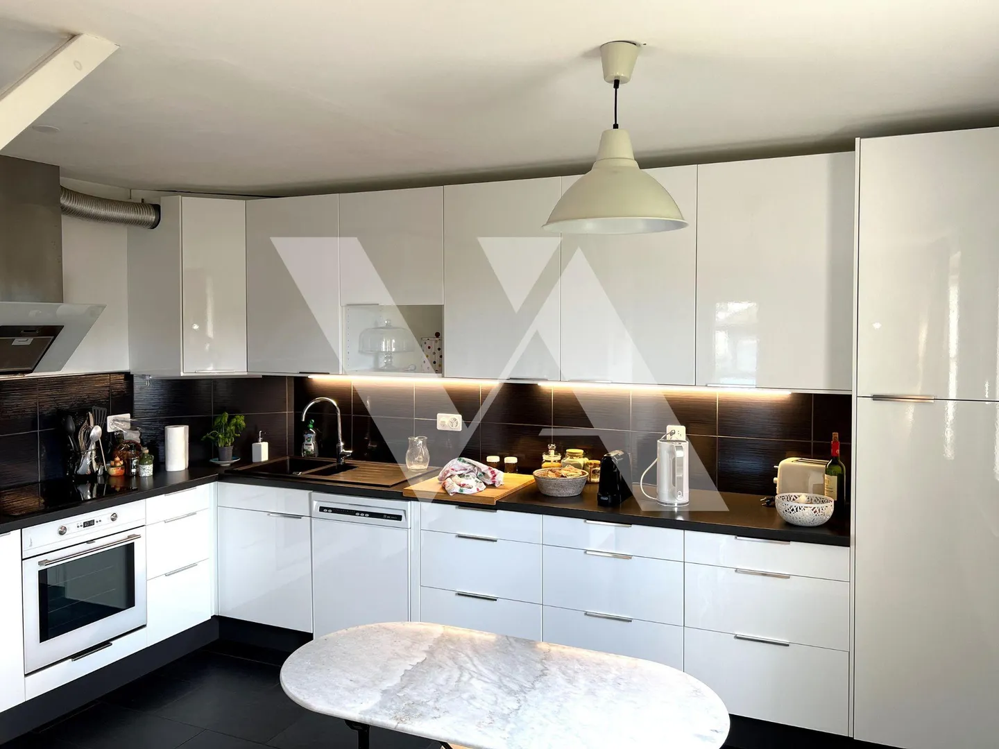 In vendita - Appartamento di 4,5 locali nel cuore del villaggio di La Rippe - Foto 4 di 8