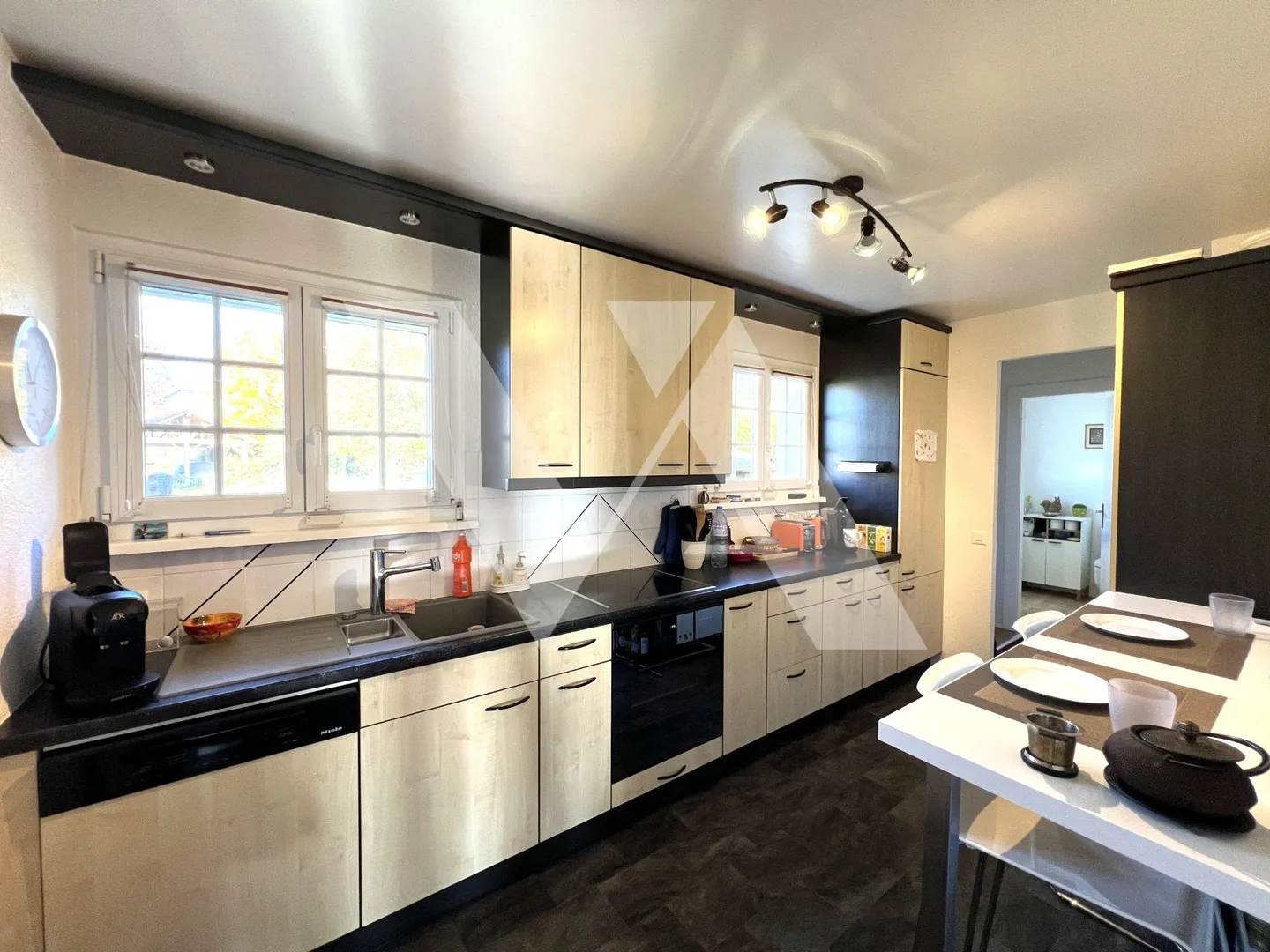 For sale? Beautiful individual villa with pool in the heart of the village - Photo 4 of 9