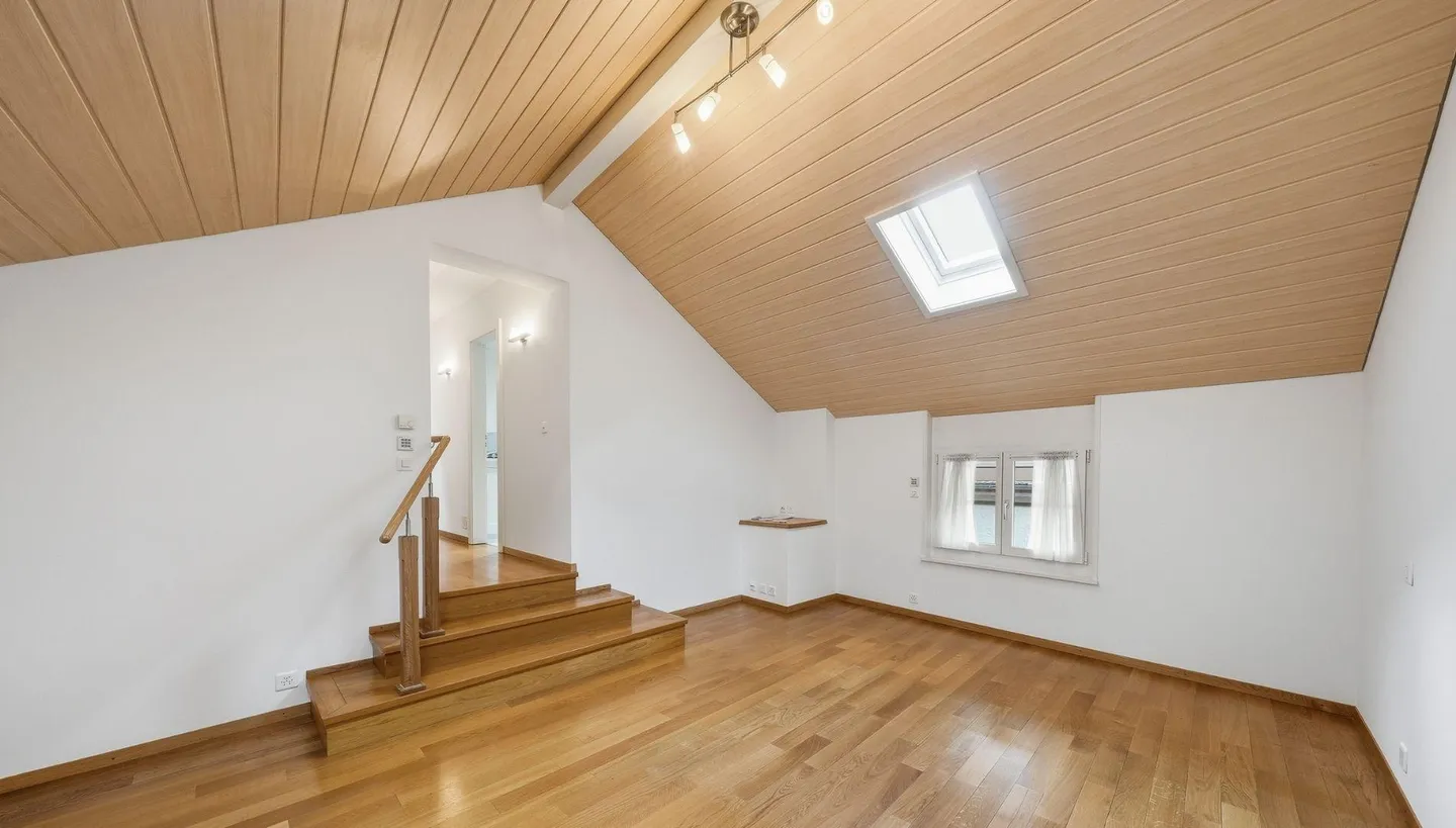 For rent - 8.5 room house in the heart of the Rive district - Photo 8 of 12