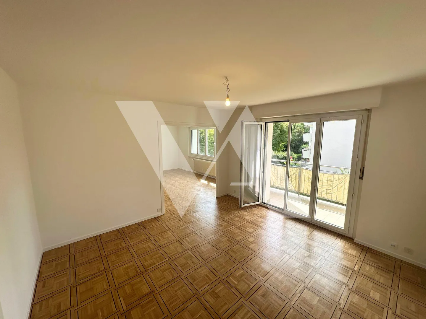 A louer - Appartement de 6 pièces au coeur de Nyon - Photo 1 sur 8
