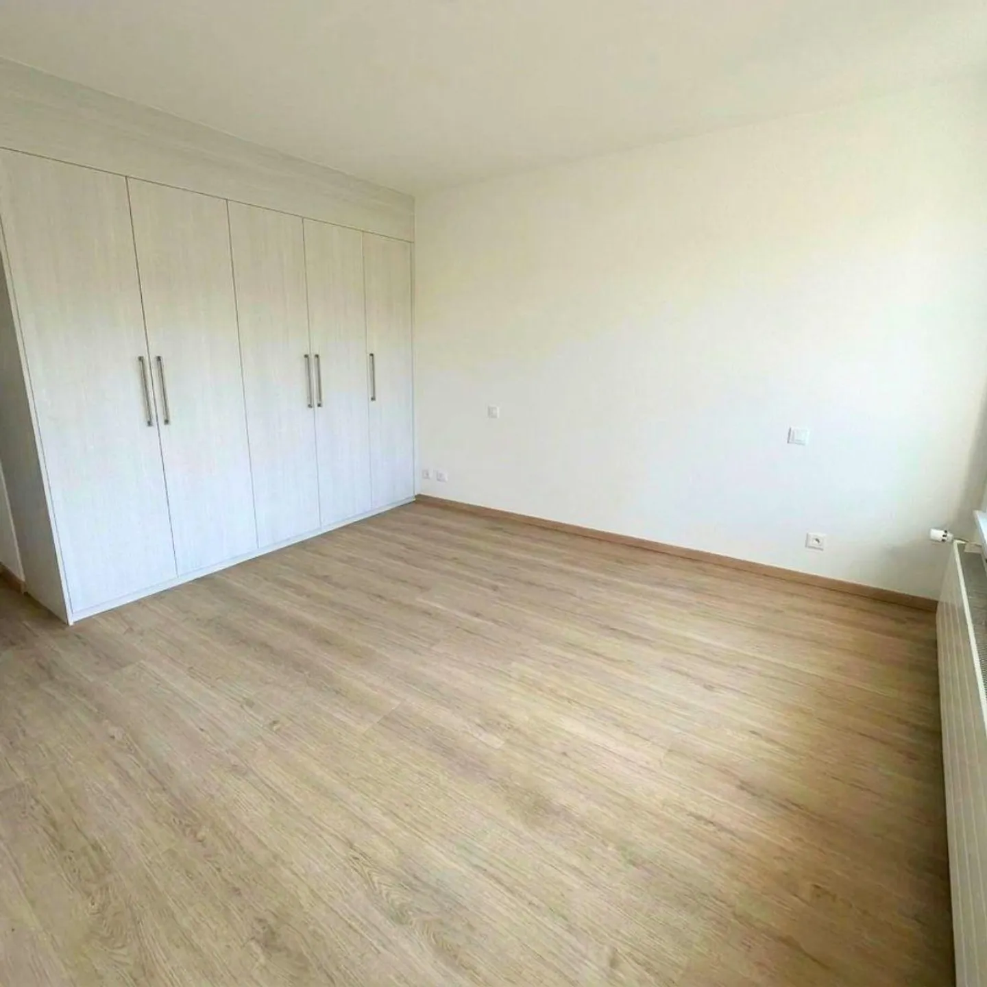 For rent - Fully renovated 3.5 room apartment in the city center - Photo 2 of 6