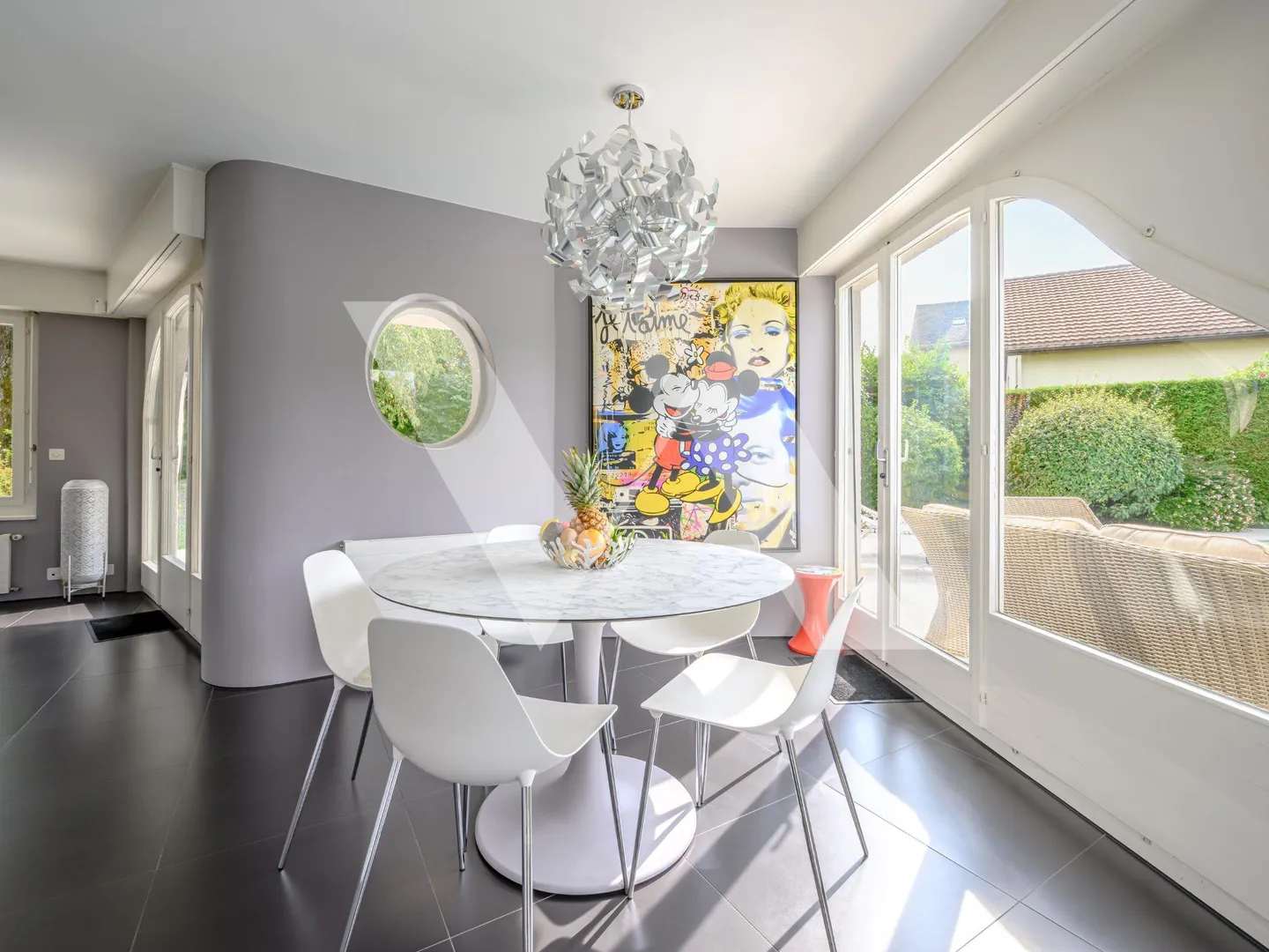 Zu verkaufen - Wunderschöne Architektenvilla mit Schwimmbad - Foto 3 von 11