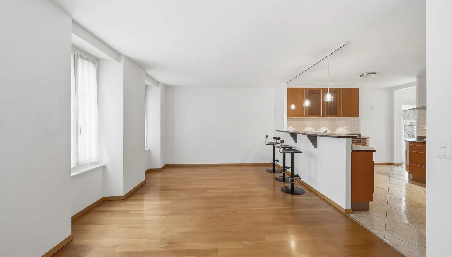 For rent - 8.5 room house in the heart of the Rive district - Photo 6 of 12