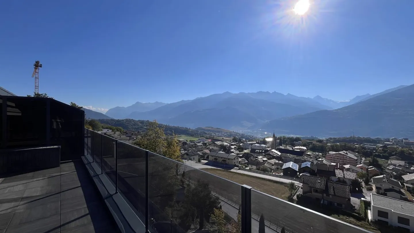 Contemporary penthouse with panoramic terrace - Photo 11 of 13