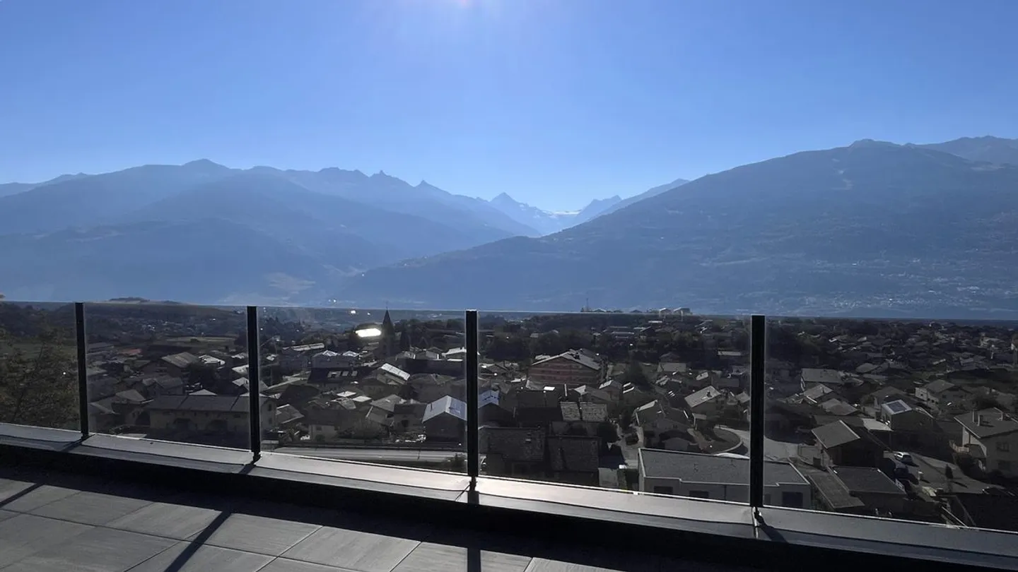 Contemporary penthouse with panoramic terrace - Photo 12 of 13