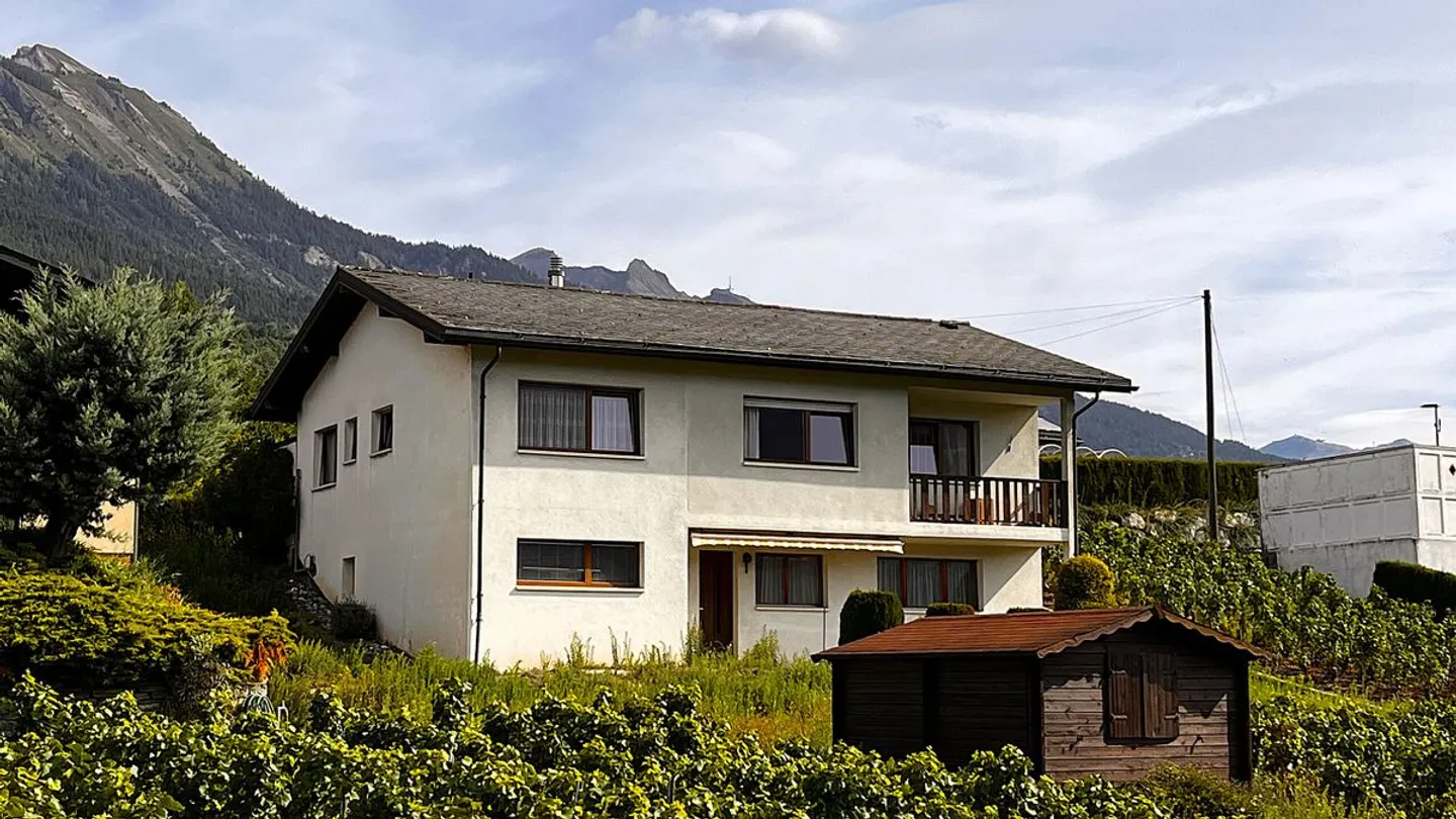 6-Zimmer-Villa in Ormône/Savièse mit großem Baugrundstück - Foto 1 von 13