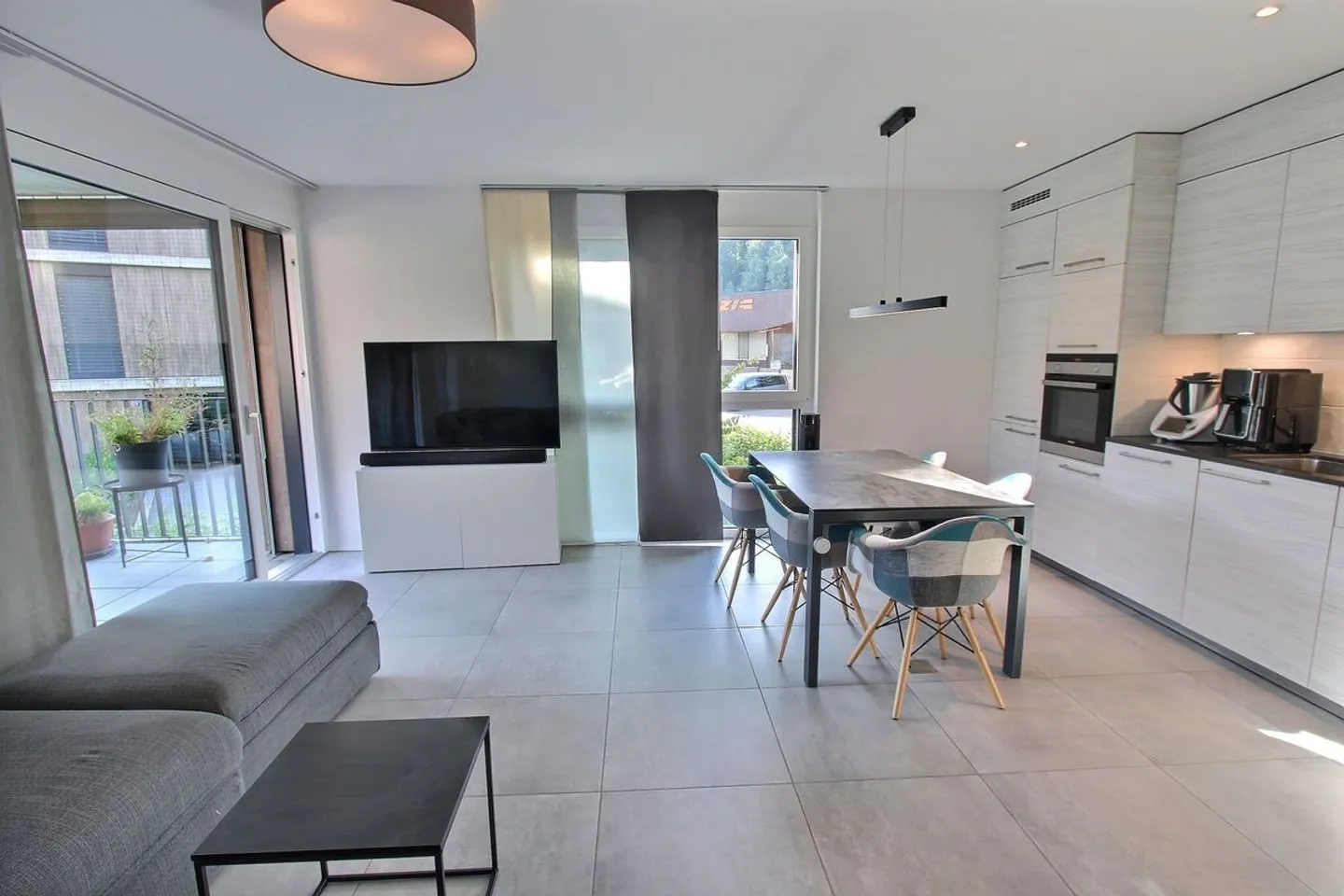 Geräumige und neue 2,5-Zimmer-Wohnung - Foto 2 von 10