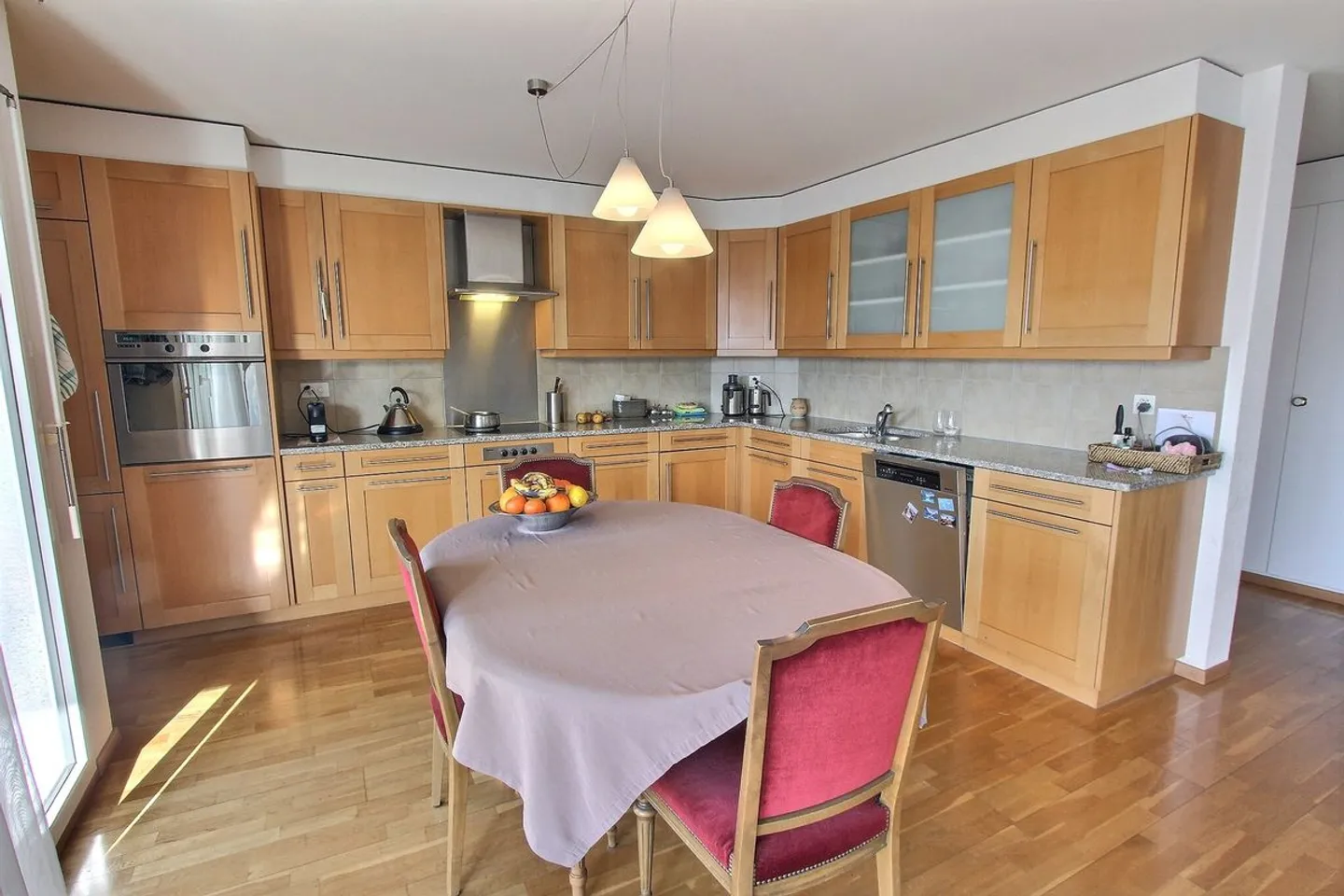 Spacious apartment with large terrace - Photo 2 of 13