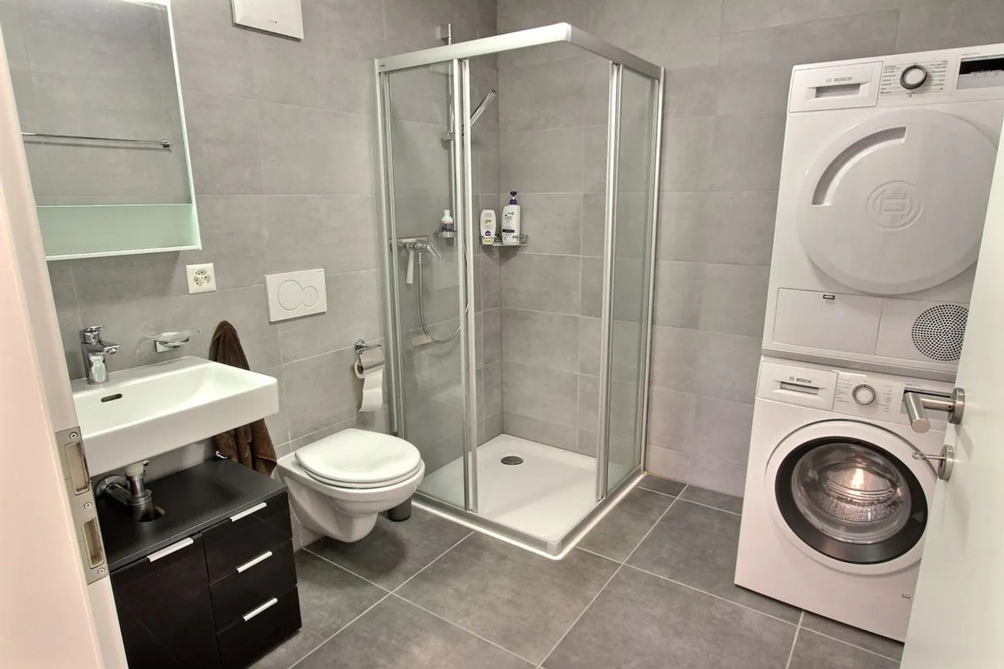 Geräumige und neue 2,5-Zimmer-Wohnung - Foto 4 von 10