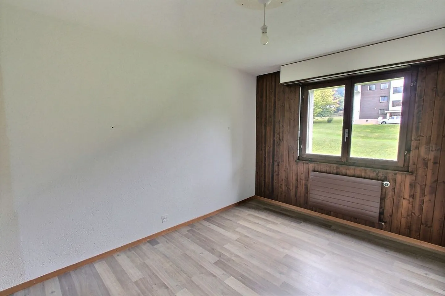 Charmante 2,5 Zimmer in den Bergen - Foto 5 von 6