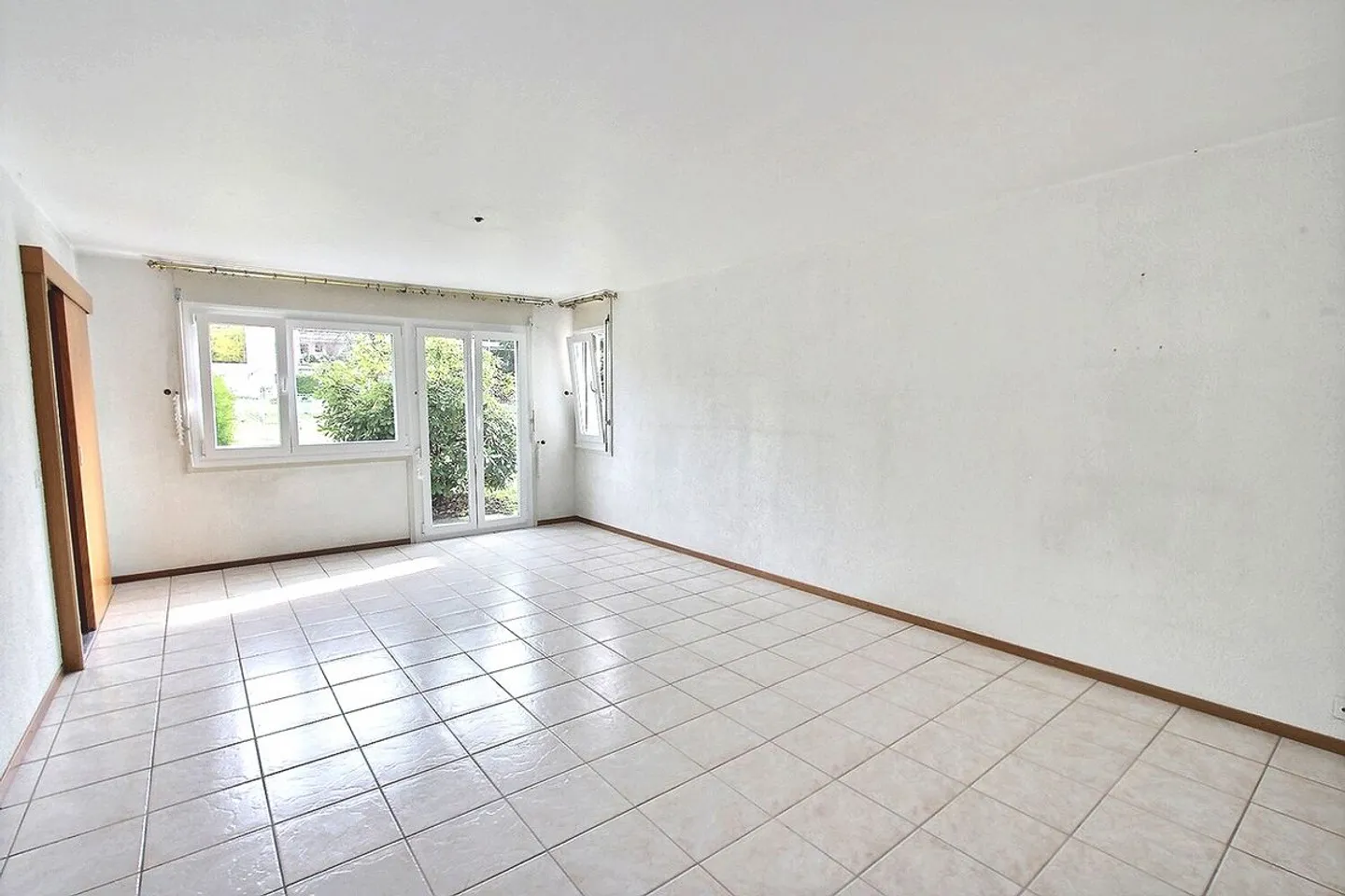 Große 2,5-Zimmer-Wohnung mit Terrasse - Foto 2 von 10