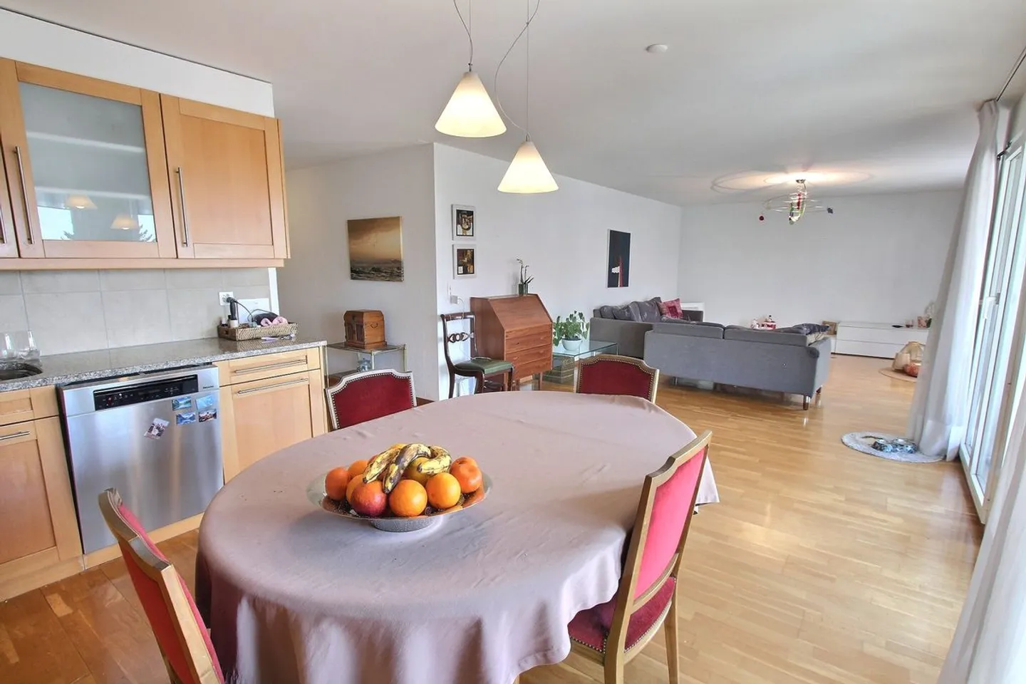 Spacious apartment with large terrace - Photo 3 of 13