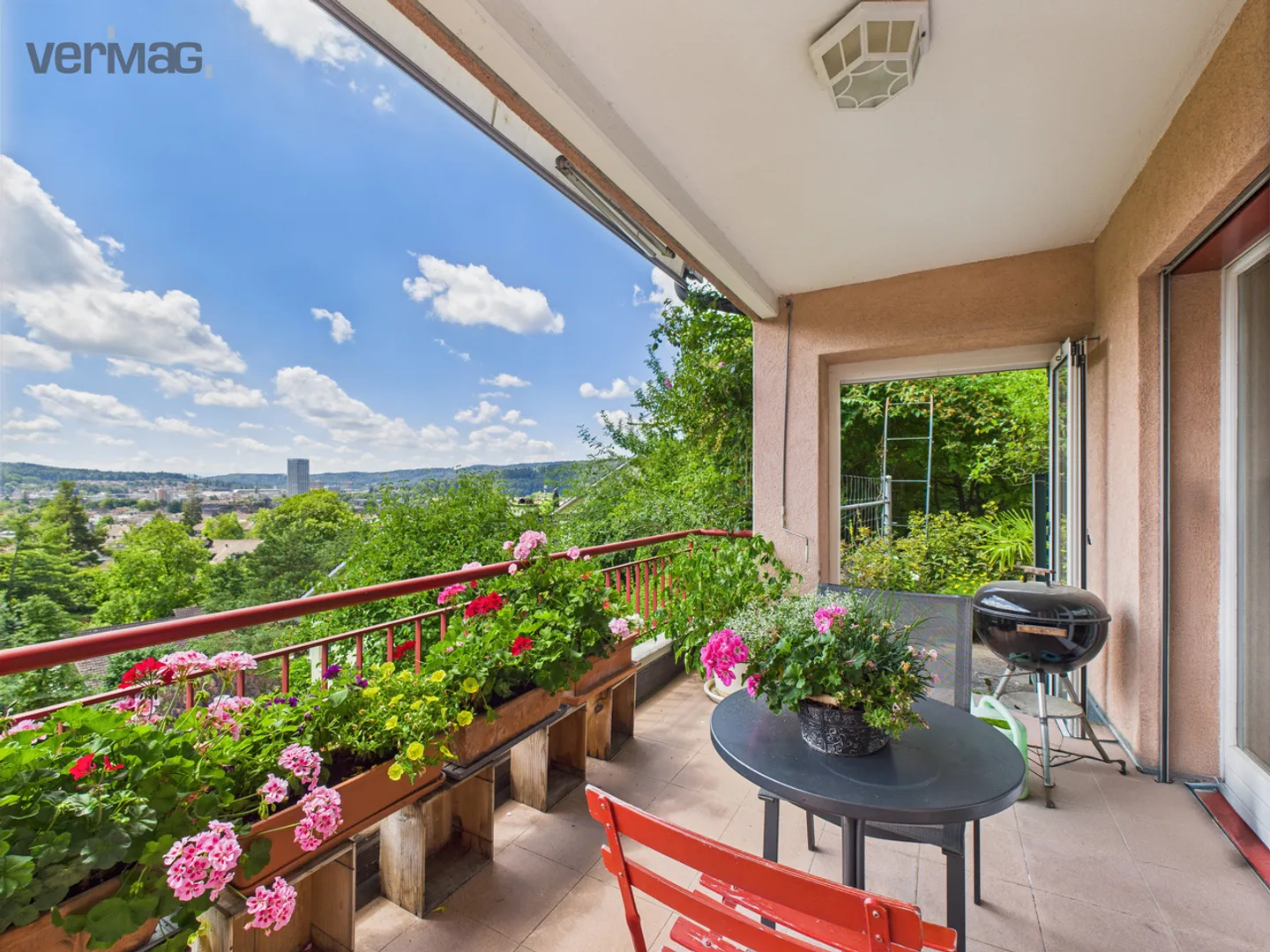 Sogno di famiglia con giardino e vista panoramica su Winterthur - Foto 1 di 13