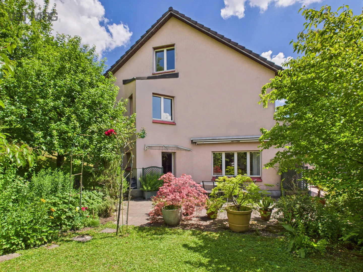 Sogno di famiglia con giardino e vista panoramica su Winterthur - Foto 3 di 13